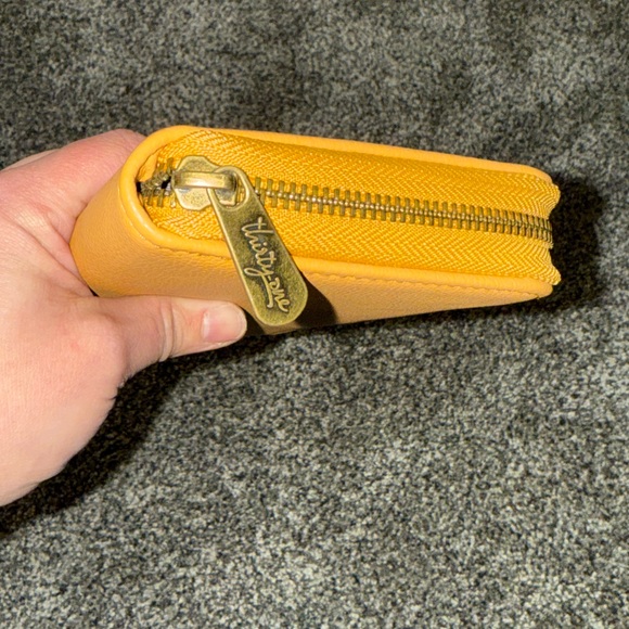 Thirty- One All About The Benjamins - Honey Yellow Smooth Pebble - Picture 7 of 9